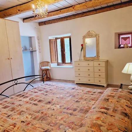 La Passione Charme House Bed & Breakfast 4*