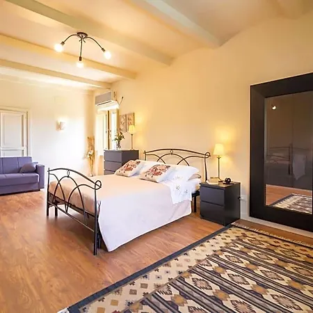 La Passione Charme House Bed & Breakfast 4*